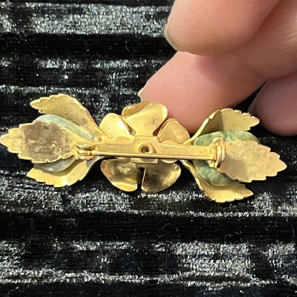 Vintage Gold Tone Jadeite Faux Pearl Rose Flower & Leaf Brooch Pin 2” - Picture 4 of 5